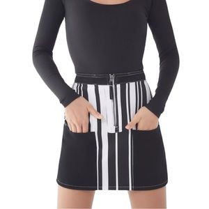 BDG Urban Outfitters Skirt Women's Sz M Black Ruby Striped Front Zip Colorblock